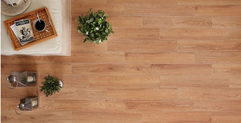 7 Inspirasi Lantai Granit Motif Kayu, Bikin Rumah Terlihat Natural & Modern